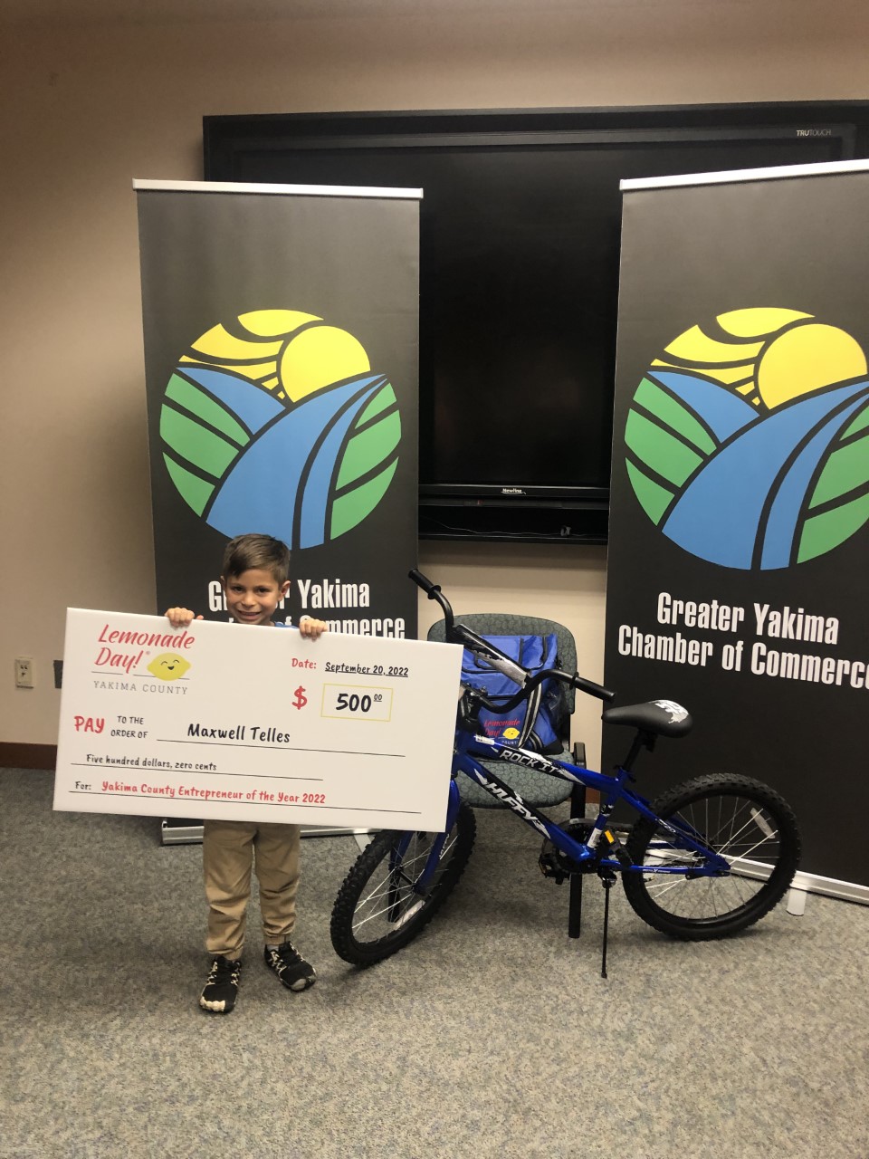 6 year-old Yakima boy named Entrepreneur of the Year at Lemonade Day 2022